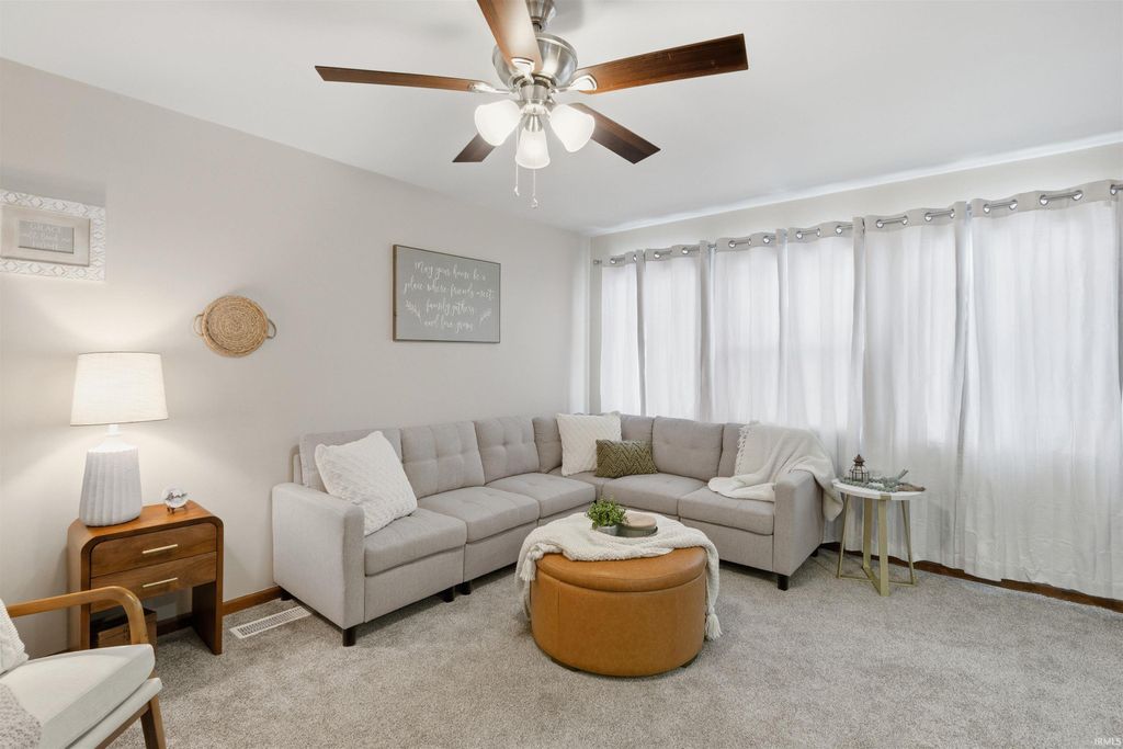 Photo of 800 N Knight Circle, Marion, IN 46952 (MLS # 202603829)