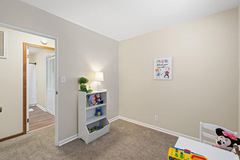 Tiny photo for 800 N Knight Circle, Marion, IN 46952 (MLS # 202603829)