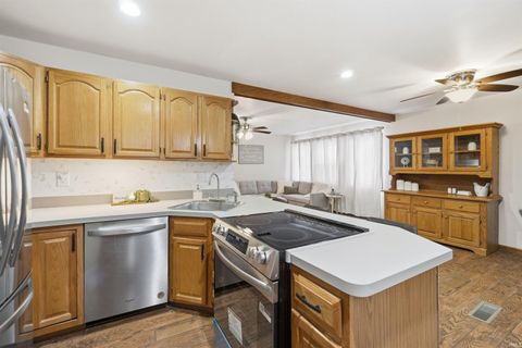 Tiny photo for 800 N Knight Circle, Marion, IN 46952 (MLS # 202603829)