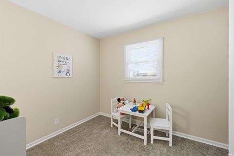 Tiny photo for 800 N Knight Circle, Marion, IN 46952 (MLS # 202603829)