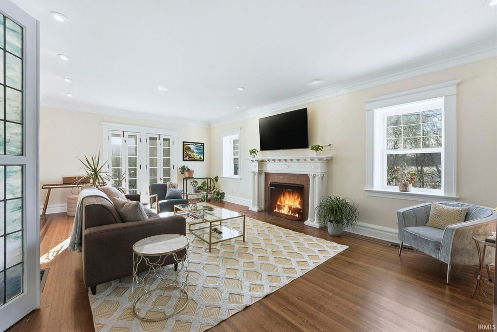 Photo of 1337 W Wayne Street, Fort Wayne, IN 46802 (MLS # 202602504)