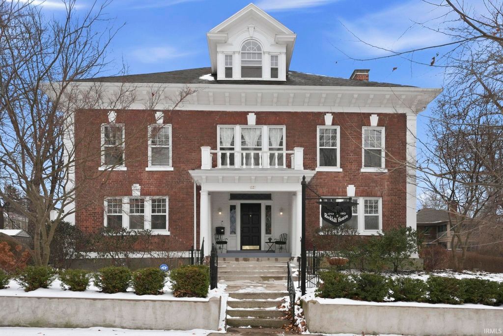 Photo of 1337 W Wayne Street, Fort Wayne, IN 46802 (MLS # 202602504)