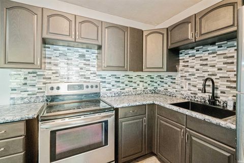 Tiny photo for 1944 W Havens Street, Kokomo, IN 46901 (MLS # 202541302)