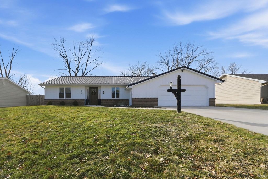 Photo of 4002 Winterfield Run, Fort Wayne, IN 46804 (MLS # 202606633)