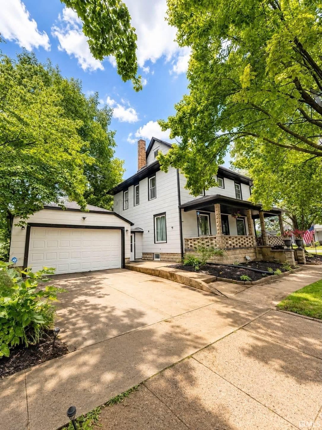 Photo of 508 N Sycamore Street, North Manchester, IN 46962 (MLS # 202632230)