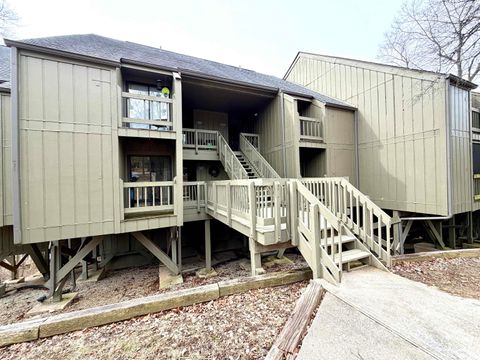 Photo of 9382 S Lake Ridge Drive #89, Bloomington, IN 47401 (MLS # 202605819)