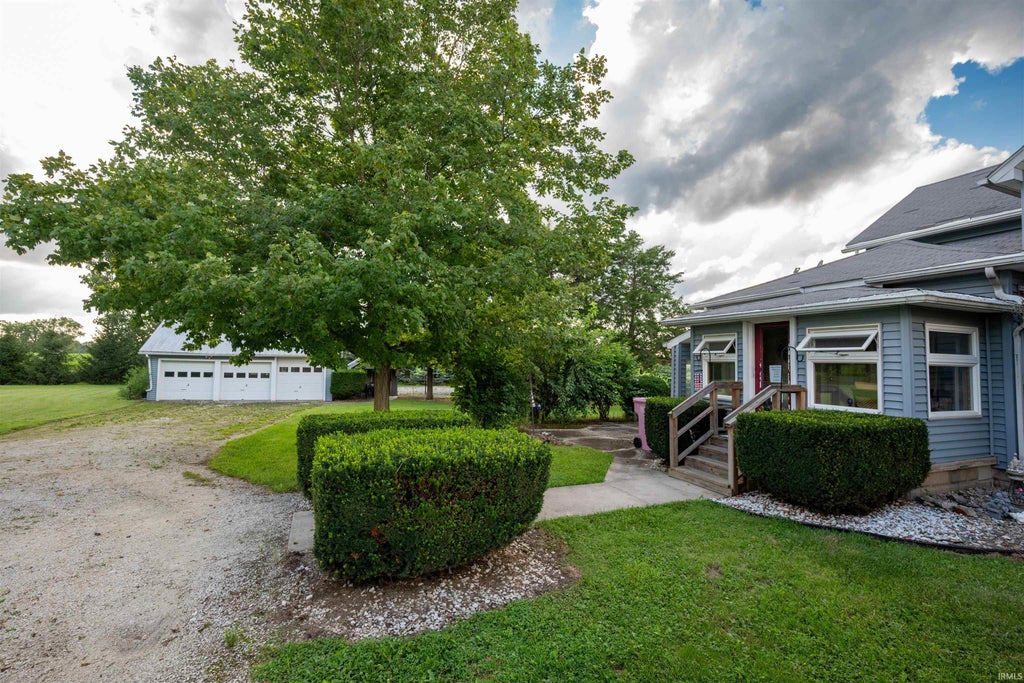 Photo of 11070 N 100 E Road, Roanoke, IN 46783 (MLS # 202636459)