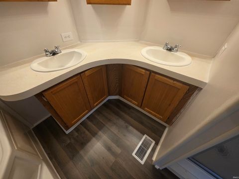 Tiny photo for 31 N Vacation Way Way, North Manchester, IN 46962 (MLS # 202537157)