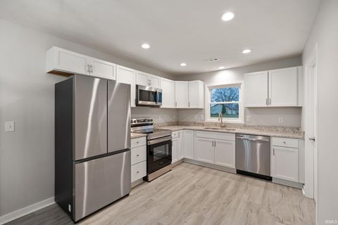 Tiny photo for 10159 Hodge Road, Clayton, IN 46118 (MLS # 202548779)