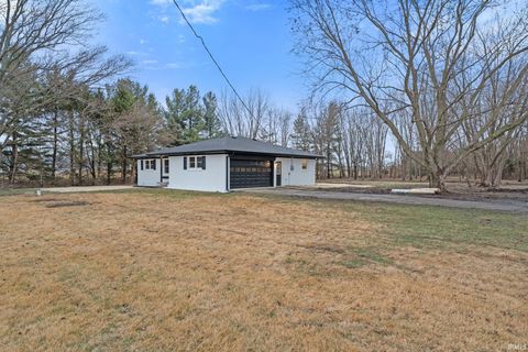 Tiny photo for 10159 Hodge Road, Clayton, IN 46118 (MLS # 202548779)