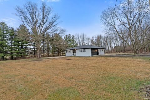 Tiny photo for 10159 Hodge Road, Clayton, IN 46118 (MLS # 202548779)