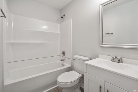 Tiny photo for 10159 Hodge Road, Clayton, IN 46118 (MLS # 202548779)