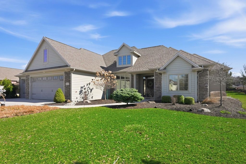 Photo of 3735 Shinnecock Court Court, Fort Wayne, IN 46814 (MLS # 202608440)