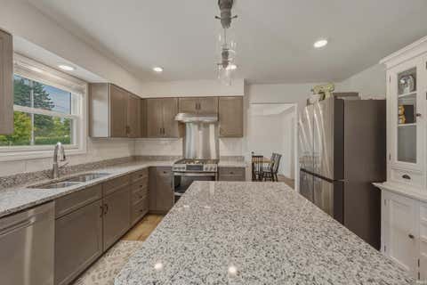 Tiny photo for 1301 N Wild Pine Drive, Yorktown, IN 47396 (MLS # 202635317)