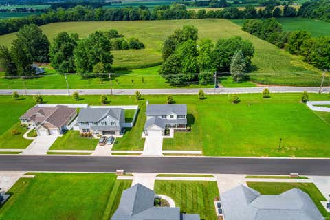Tiny photo for 1301 N Wild Pine Drive, Yorktown, IN 47396 (MLS # 202635317)