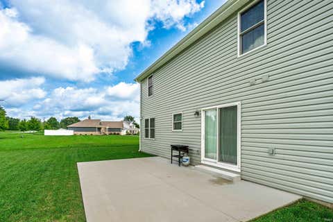 Tiny photo for 1301 N Wild Pine Drive, Yorktown, IN 47396 (MLS # 202635317)