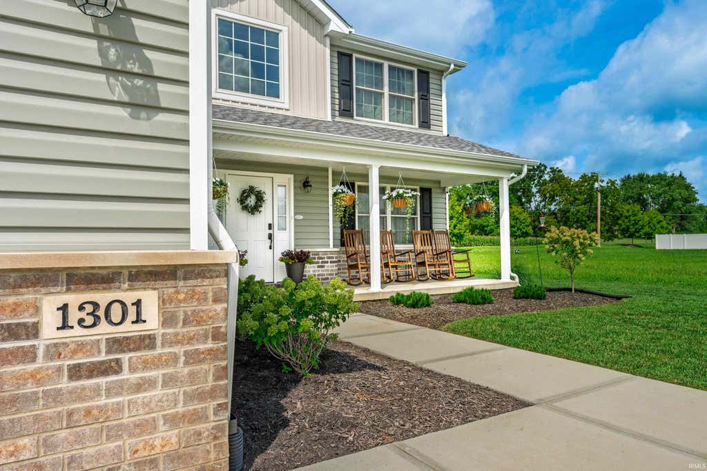 Photo of 1301 N Wild Pine Drive, Yorktown, IN 47396 (MLS # 202635317)