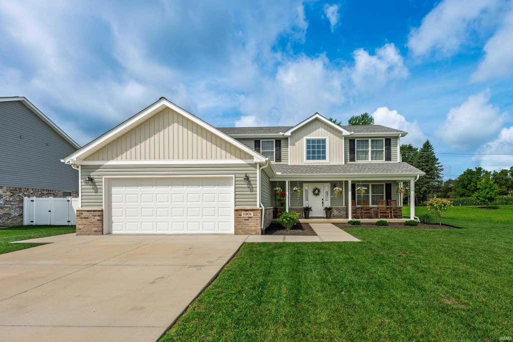 Photo of 1301 N Wild Pine Drive, Yorktown, IN 47396 (MLS # 202635317)