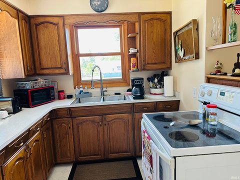Tiny photo for 305 S Toner Street, Kewanna, IN 46939 (MLS # 202627260)