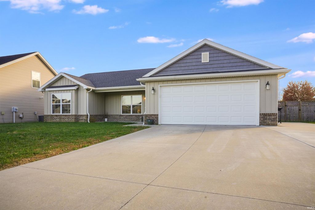Photo of 3625 Ebbets Drive, Evansville, IN 47725 (MLS # 202546852)