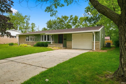 Tiny photo for 2915 Dodge Avenue, Fort Wayne, IN 46805 (MLS # 202622440)