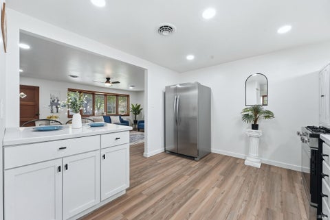 Tiny photo for 2915 Dodge Avenue, Fort Wayne, IN 46805 (MLS # 202622440)