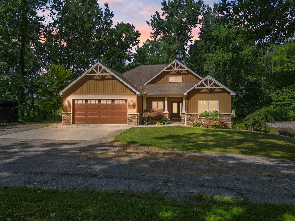 Photo of 5645 N 450 East Road, Leesburg, IN 46538 (MLS # 202630390)
