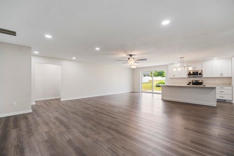 Tiny photo for 408 Ash Street, Pierceton, IN 46562 (MLS # 202624368)