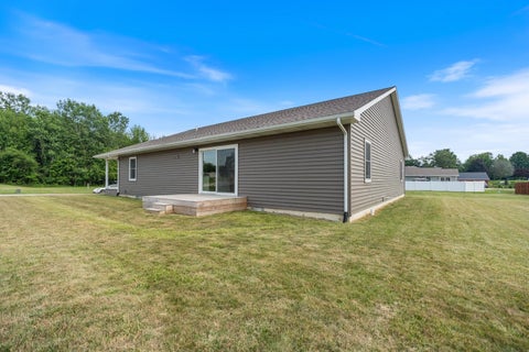 Tiny photo for 408 Ash Street, Pierceton, IN 46562 (MLS # 202624368)