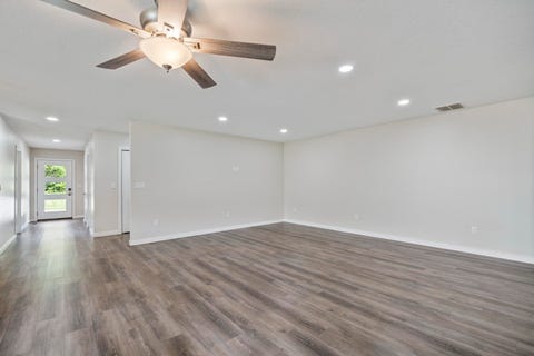 Tiny photo for 408 Ash Street, Pierceton, IN 46562 (MLS # 202624368)