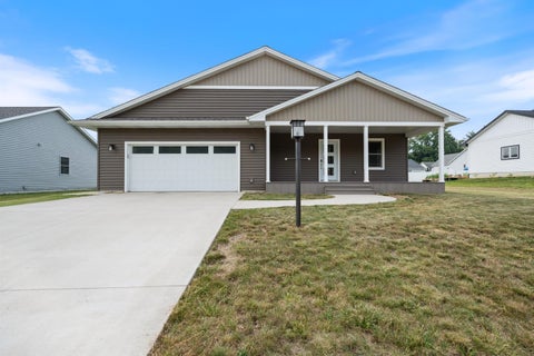 Tiny photo for 408 Ash Street, Pierceton, IN 46562 (MLS # 202624368)