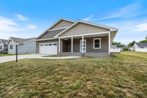 Tiny photo for 408 Ash Street, Pierceton, IN 46562 (MLS # 202624368)