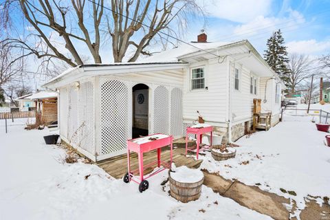 Tiny photo for 533 E Main Street, Greentown, IN 46936 (MLS # 202603636)