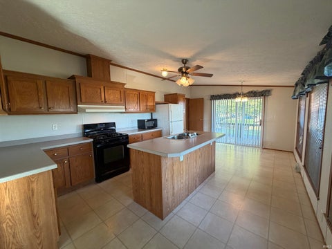 Tiny photo for 4902 E 200 S, Kokomo, IN 46902 (MLS # 202643199)