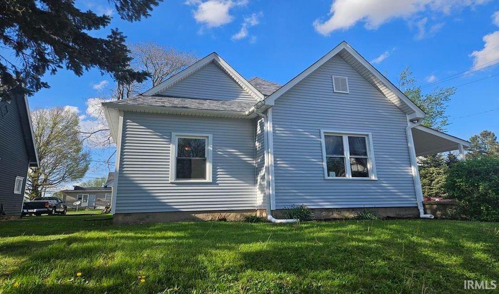 Photo of 558 E Washington Street, Frankfort, IN 46041 (MLS # 202613569)
