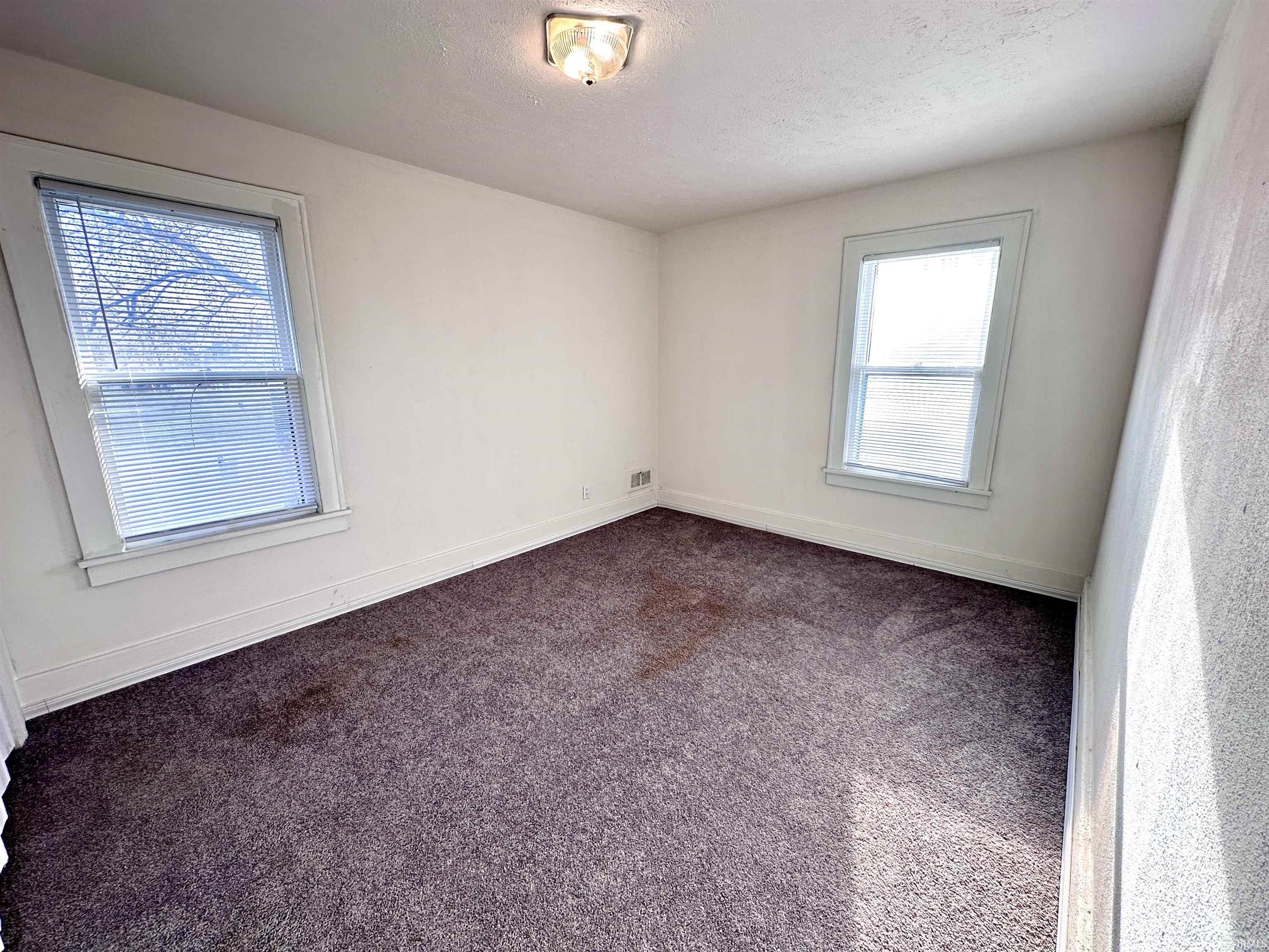 South Bend, Indiana 46613, United States, 3 Bedrooms Bedrooms, ,2 BathroomsBathrooms,Residential,Pending,88341