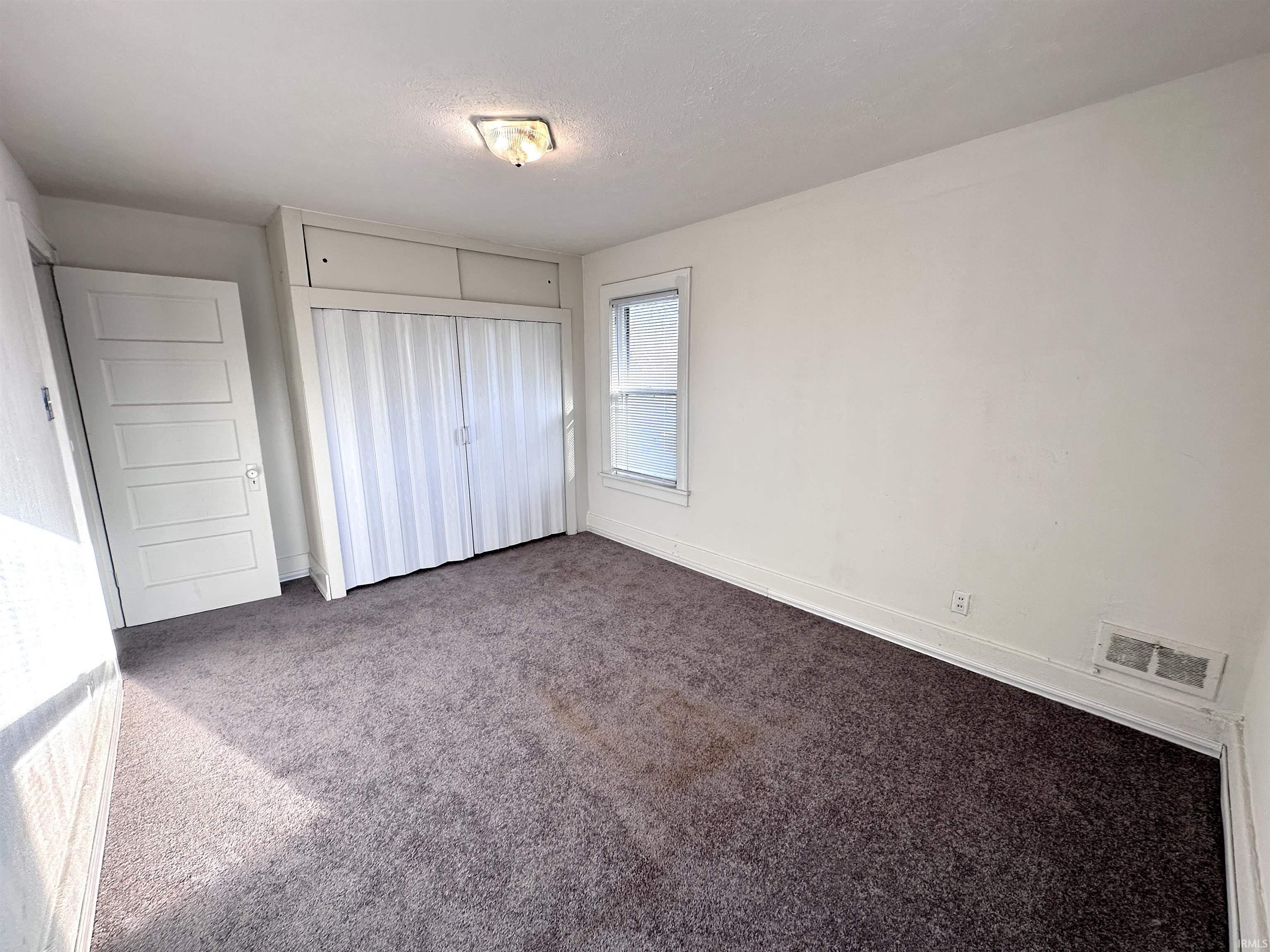 South Bend, Indiana 46613, United States, 3 Bedrooms Bedrooms, ,2 BathroomsBathrooms,Residential,Pending,88341