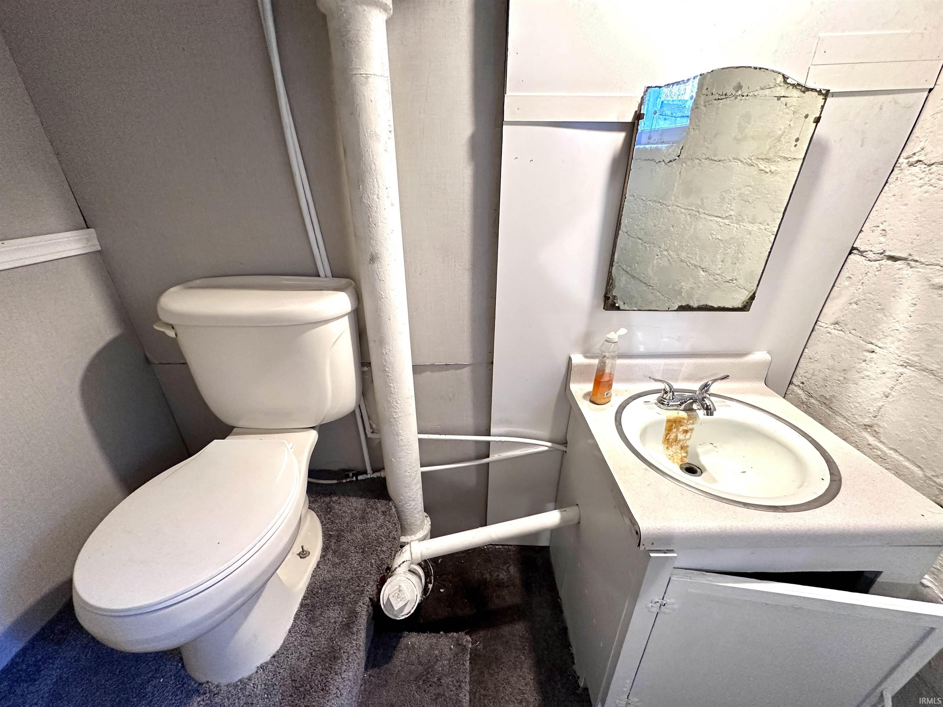 South Bend, Indiana 46613, United States, 3 Bedrooms Bedrooms, ,2 BathroomsBathrooms,Residential,Pending,88341