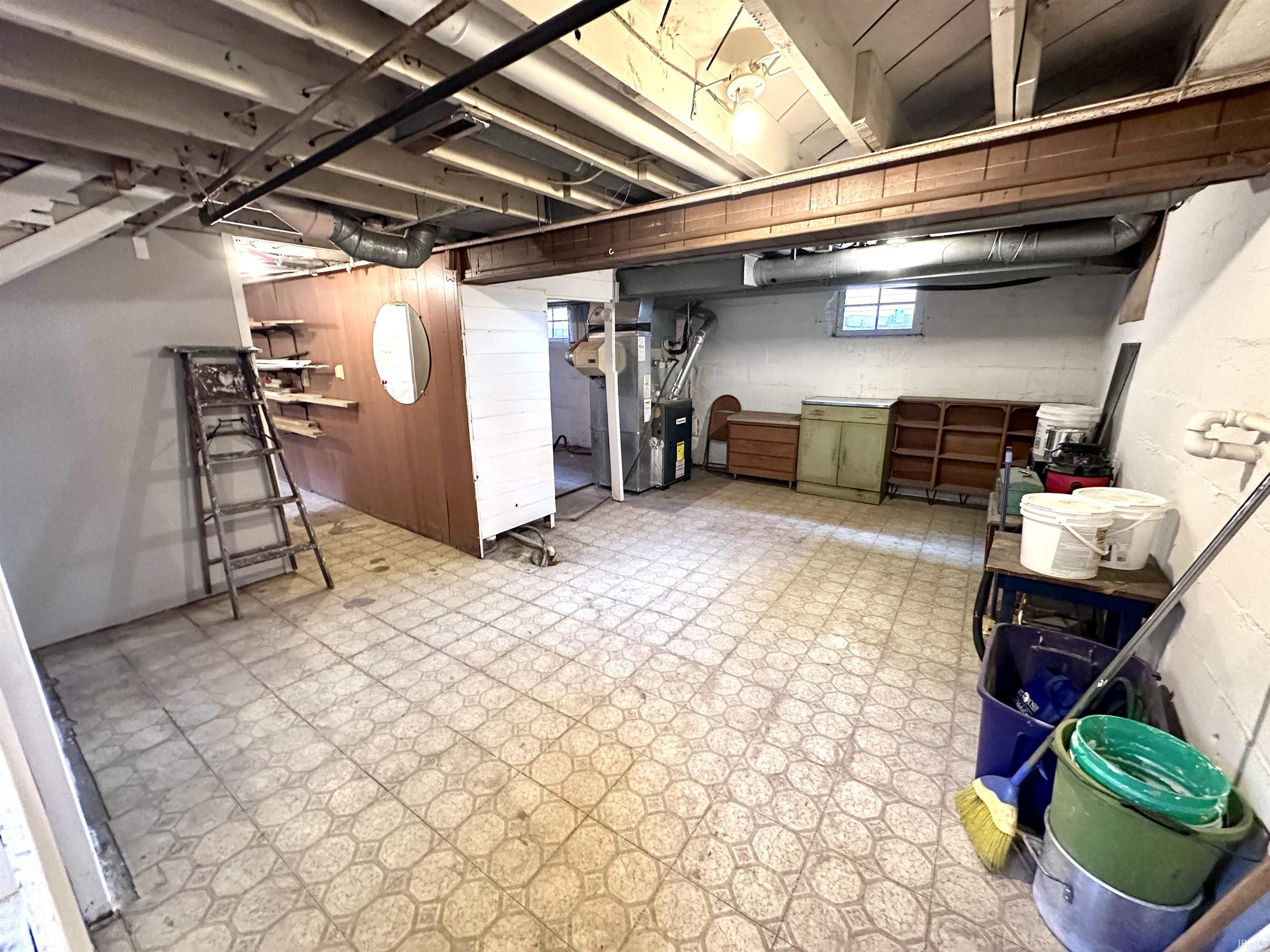 South Bend, Indiana 46613, United States, 3 Bedrooms Bedrooms, ,2 BathroomsBathrooms,Residential,Pending,88341