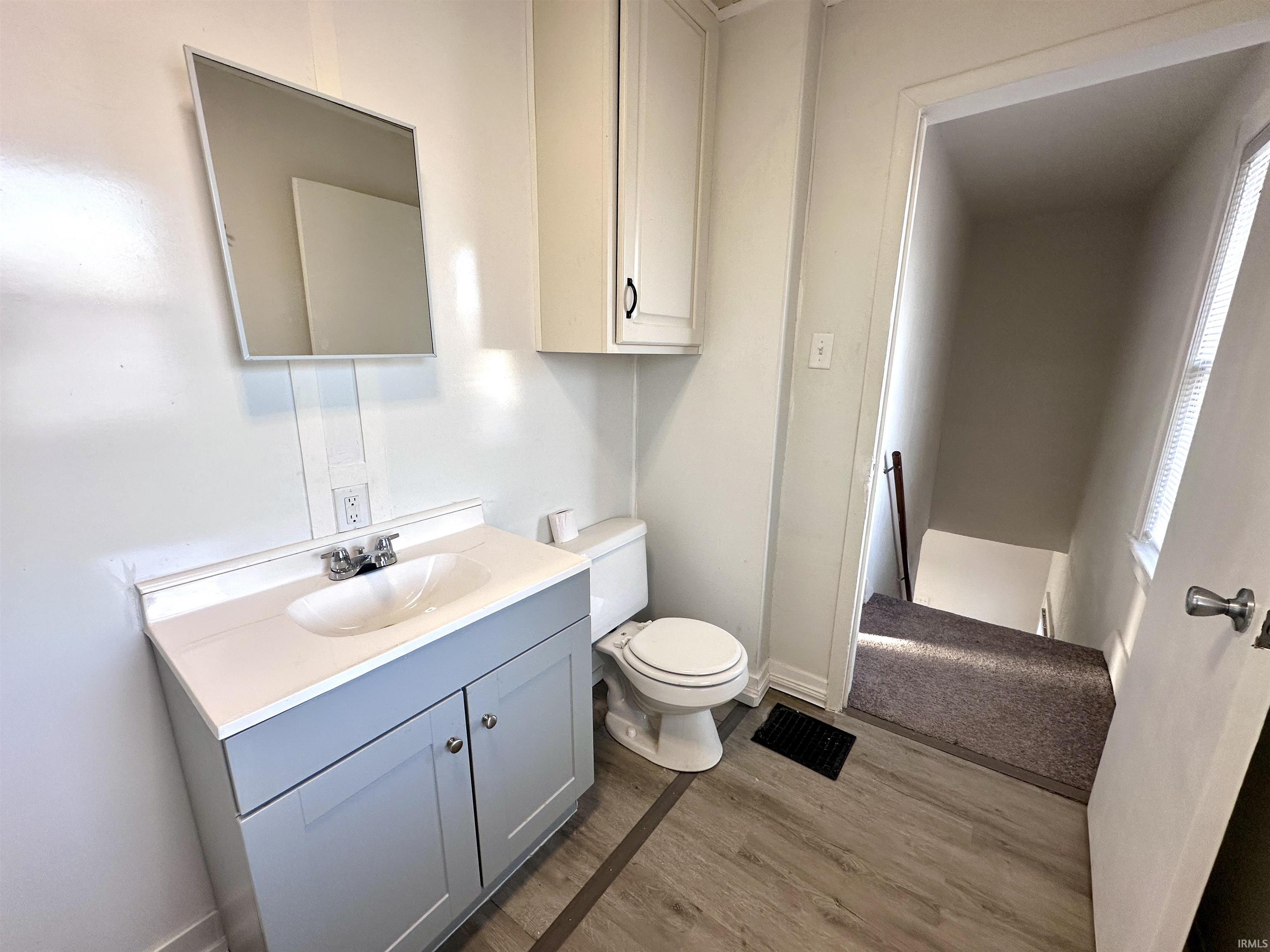 South Bend, Indiana 46613, United States, 3 Bedrooms Bedrooms, ,2 BathroomsBathrooms,Residential,Pending,88341