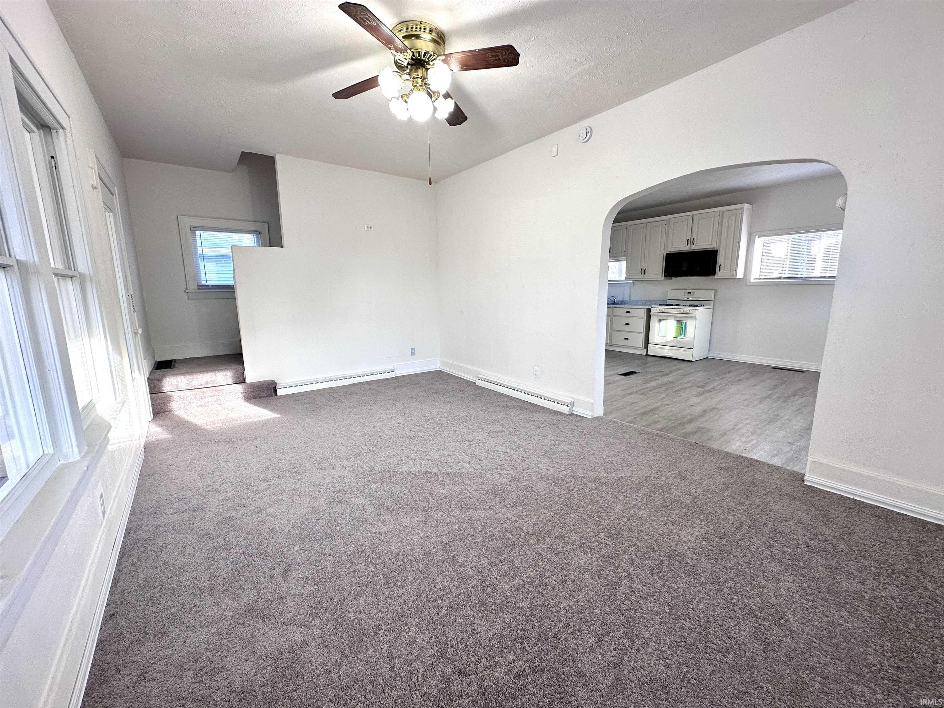 South Bend, Indiana 46613, United States, 3 Bedrooms Bedrooms, ,2 BathroomsBathrooms,Residential,Pending,88341