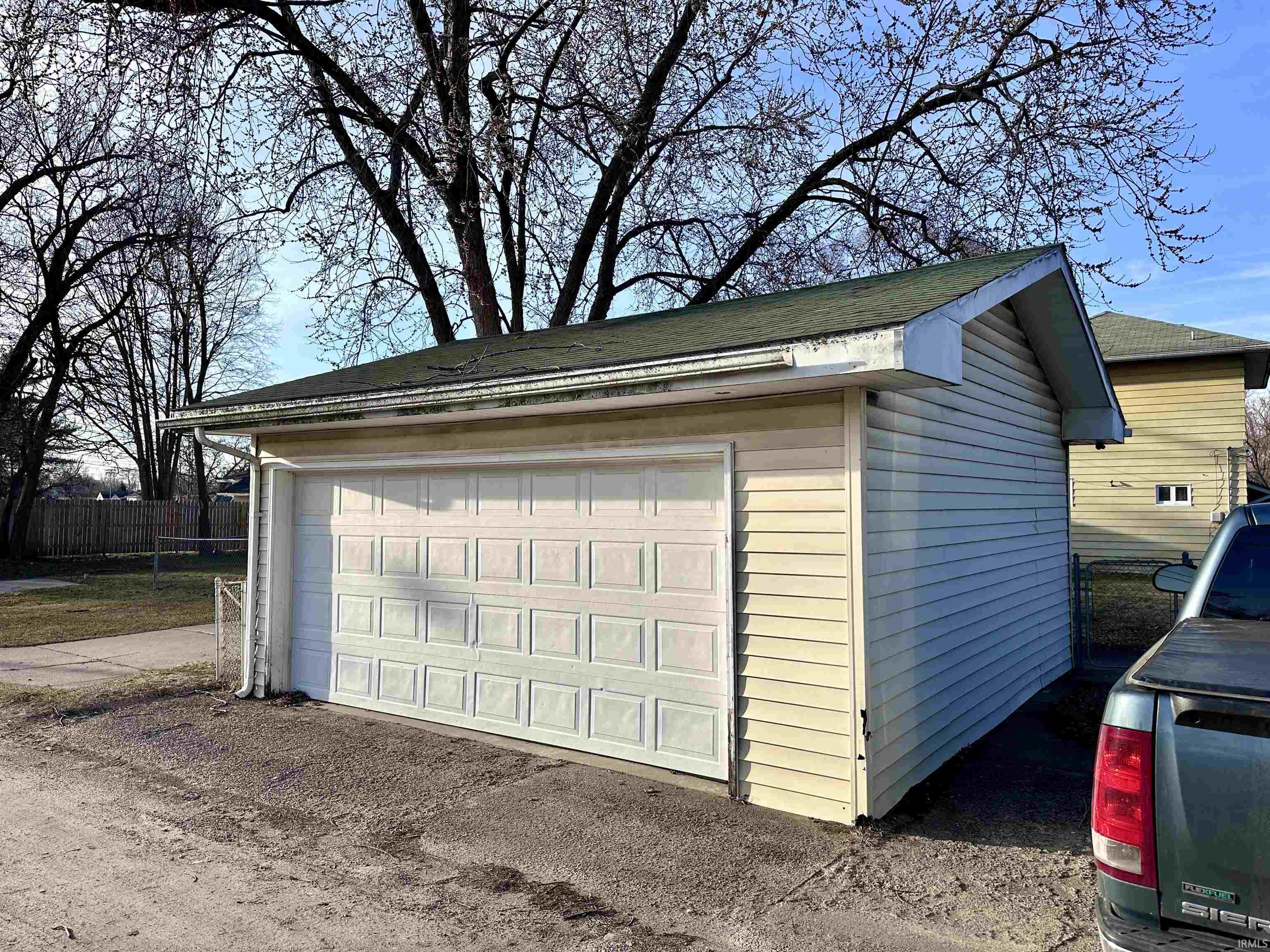 South Bend, Indiana 46613, United States, 3 Bedrooms Bedrooms, ,2 BathroomsBathrooms,Residential,Pending,88341