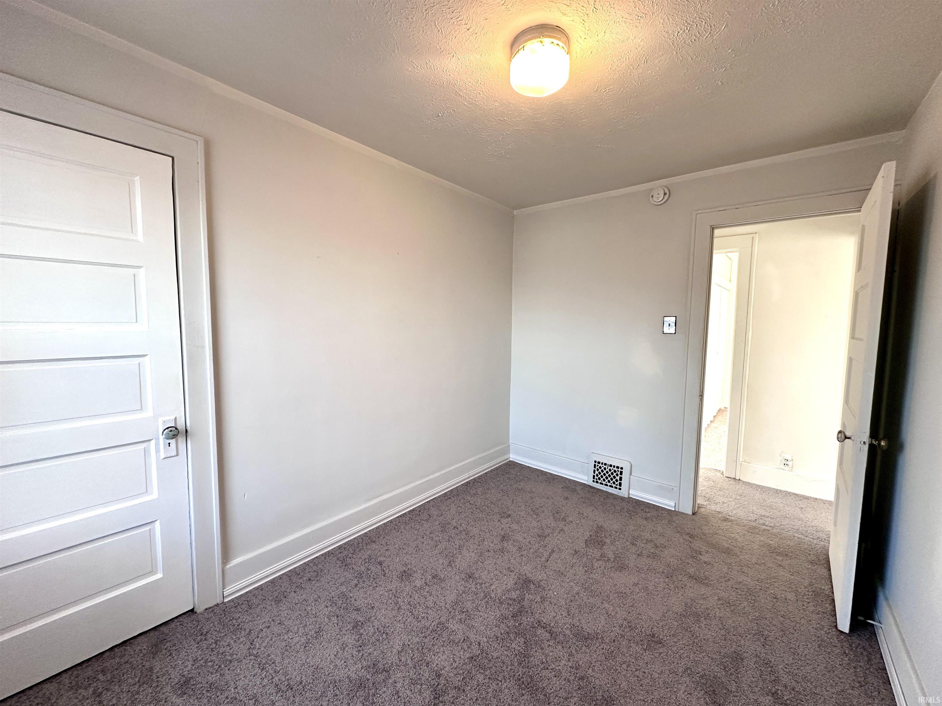 South Bend, Indiana 46613, United States, 3 Bedrooms Bedrooms, ,2 BathroomsBathrooms,Residential,Pending,88341