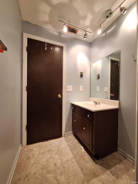 Tiny photo for 2705 Hollendale Drive, New Haven, IN 46774 (MLS # 202635332)