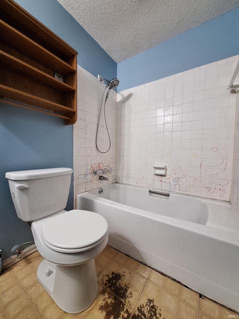 Tiny photo for 2705 Hollendale Drive, New Haven, IN 46774 (MLS # 202635332)