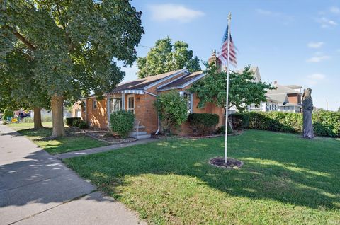 Photo of 801 S Spring Street, Mishawaka, IN 46544 (MLS # 202540975)