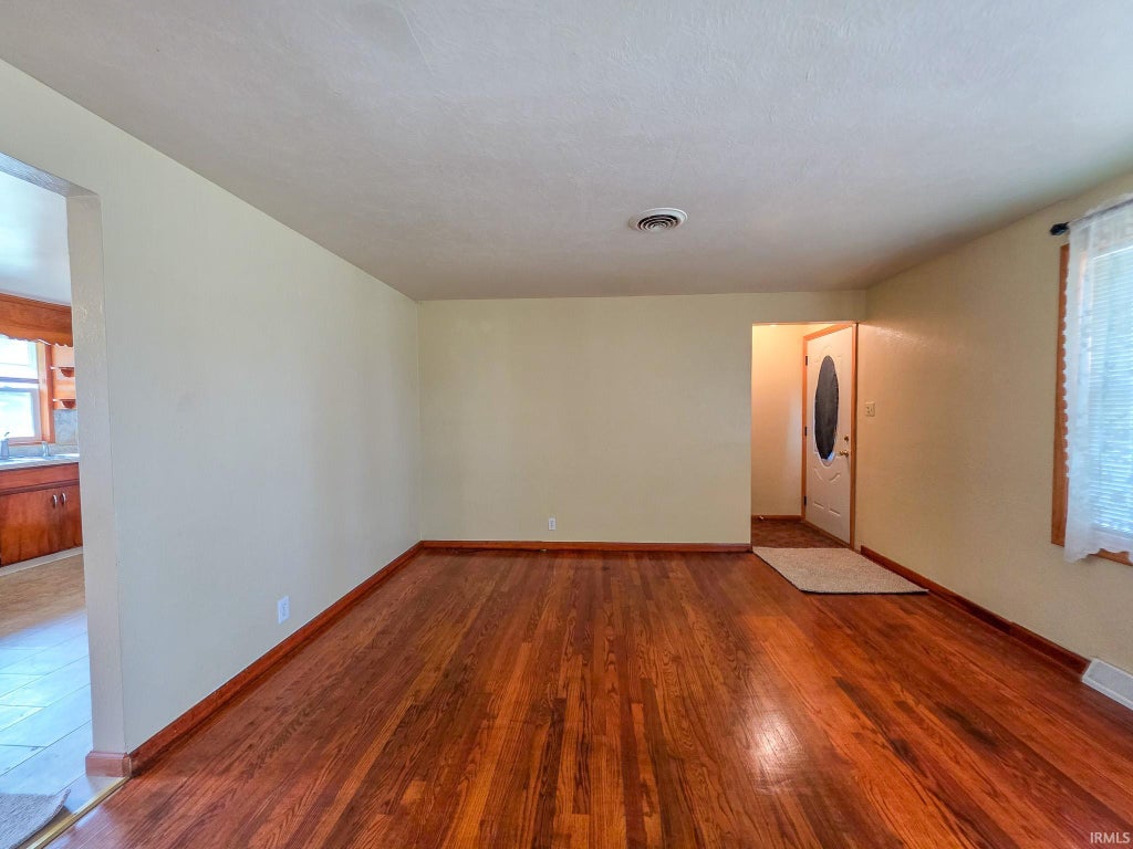 Photo of 345 W Dinehart Avenue, Elkhart, IN 46517 (MLS # 202637091)