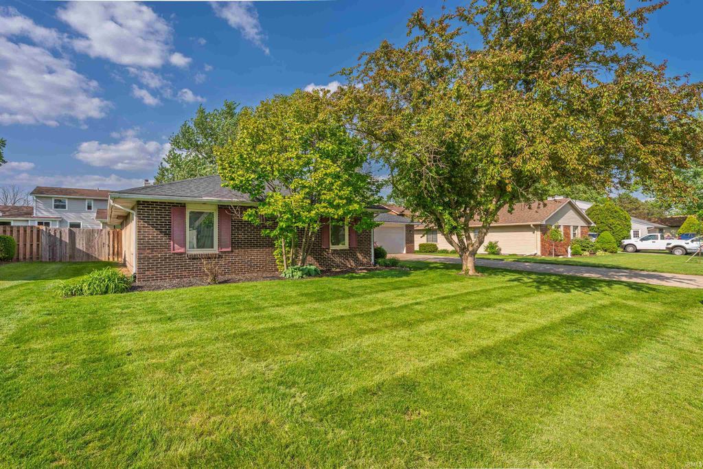 Photo of 4300 W Coventry Drive, Muncie, IN 47304 (MLS # 202601126)