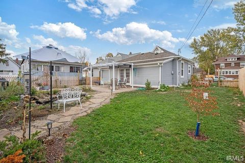 Tiny photo for 1017 W TAYLOR Street, Kokomo, IN 46901 (MLS # 202543872)