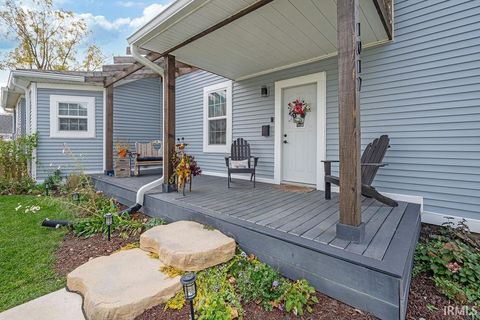 Tiny photo for 1017 W TAYLOR Street, Kokomo, IN 46901 (MLS # 202543872)